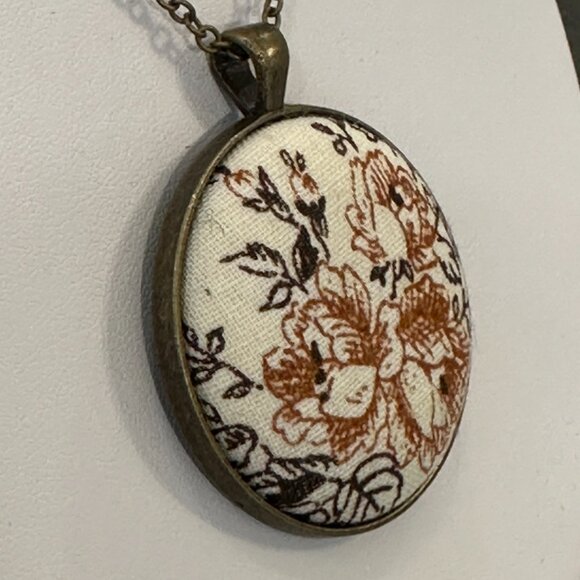 Oxidized Brass Tone Chain With Fabric Floral Pendant 30" Chain 1.5" Pendant - Picture 2 of 7
